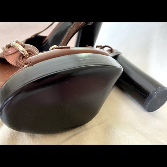 Authentic BNIB Burberry platforms. Rich Brown colour with gold horse bit detail. - Picture 4 of 4